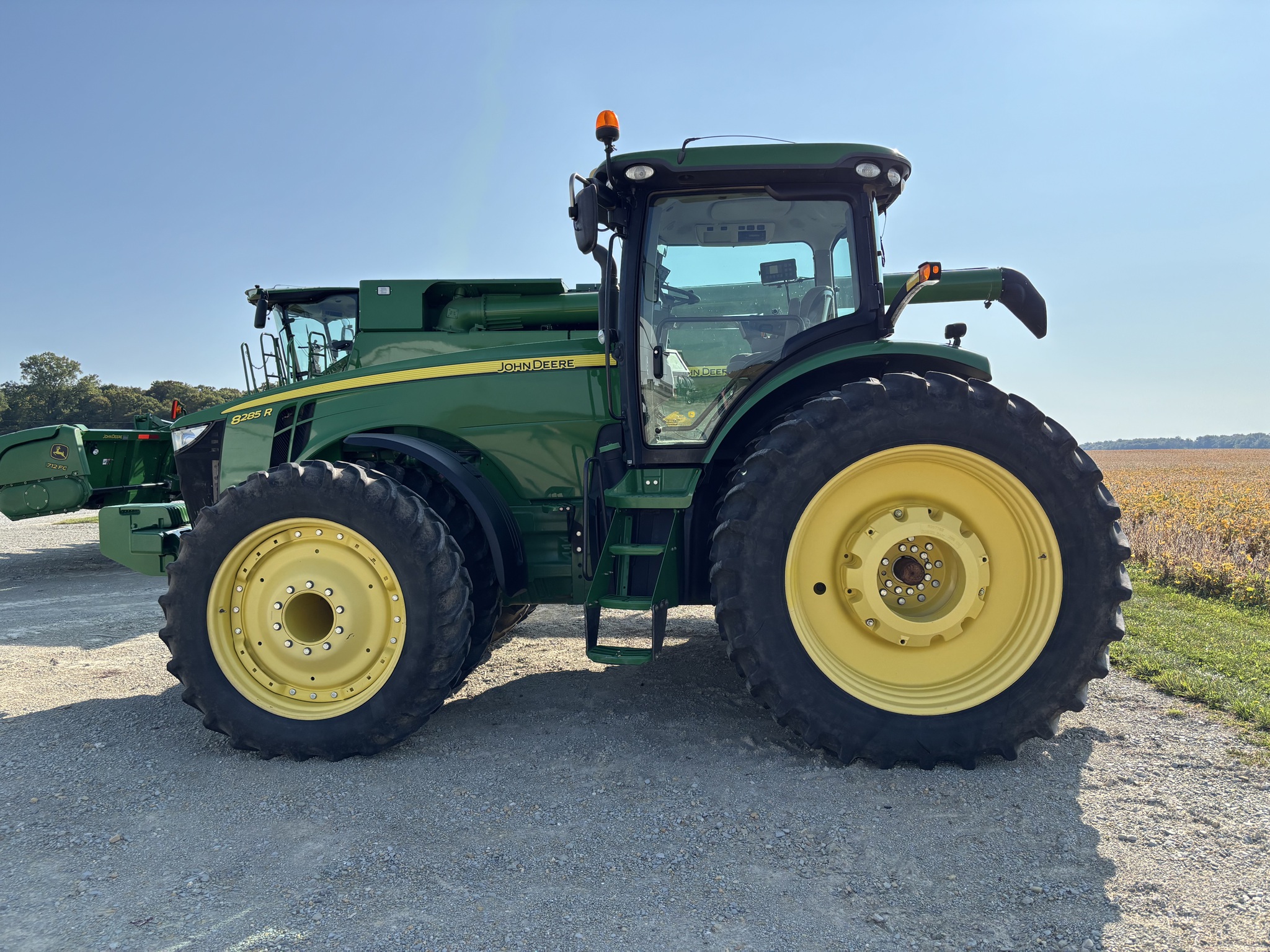 2013 John Deere 8285R Image 7