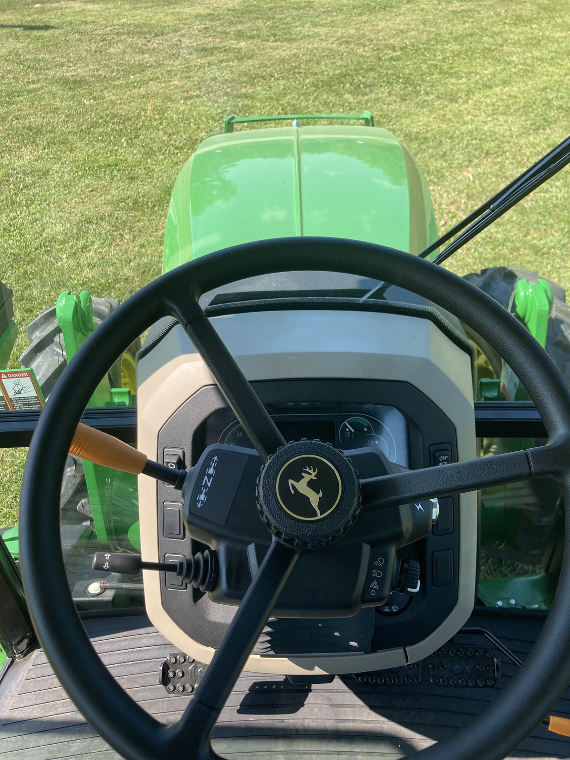 2025 John Deere 5100E Image 7