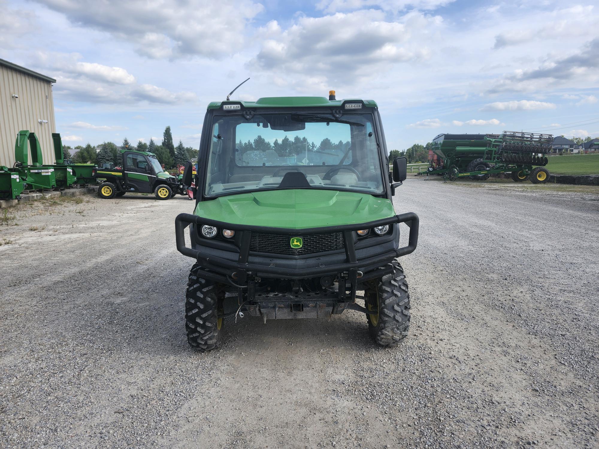 2021 John Deere XUV 835R Image 3