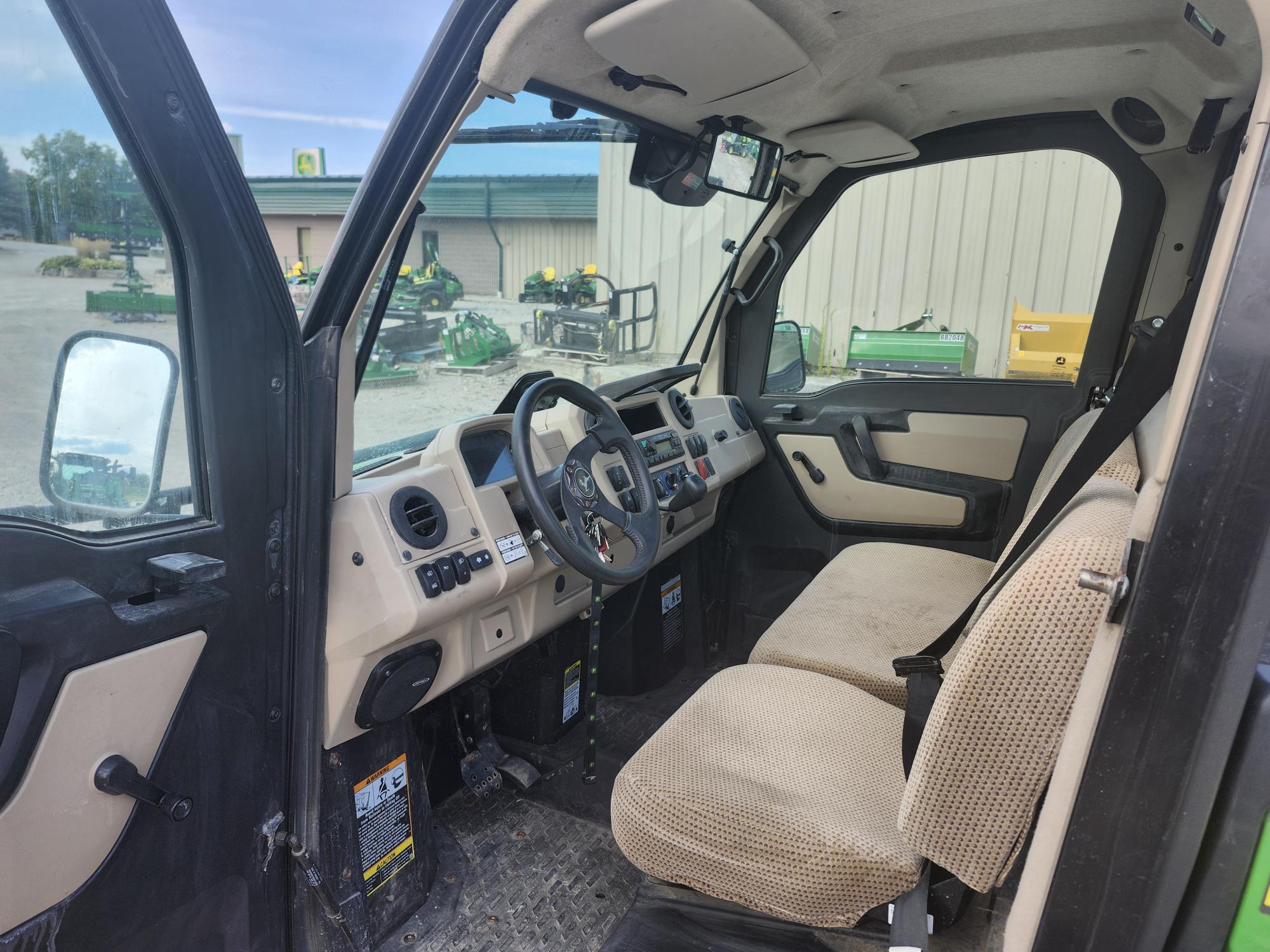 2021 John Deere XUV 835R Image 5