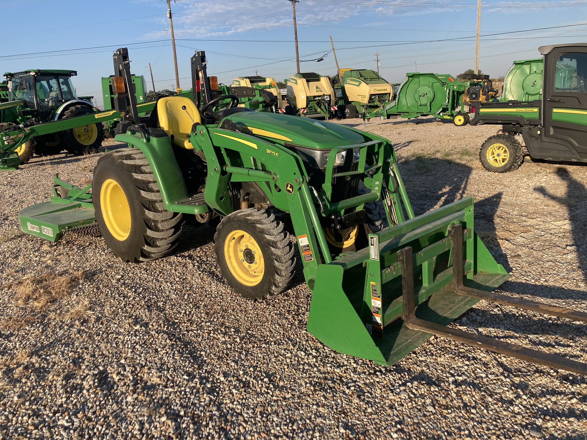2020 John Deere 3038E Image 1