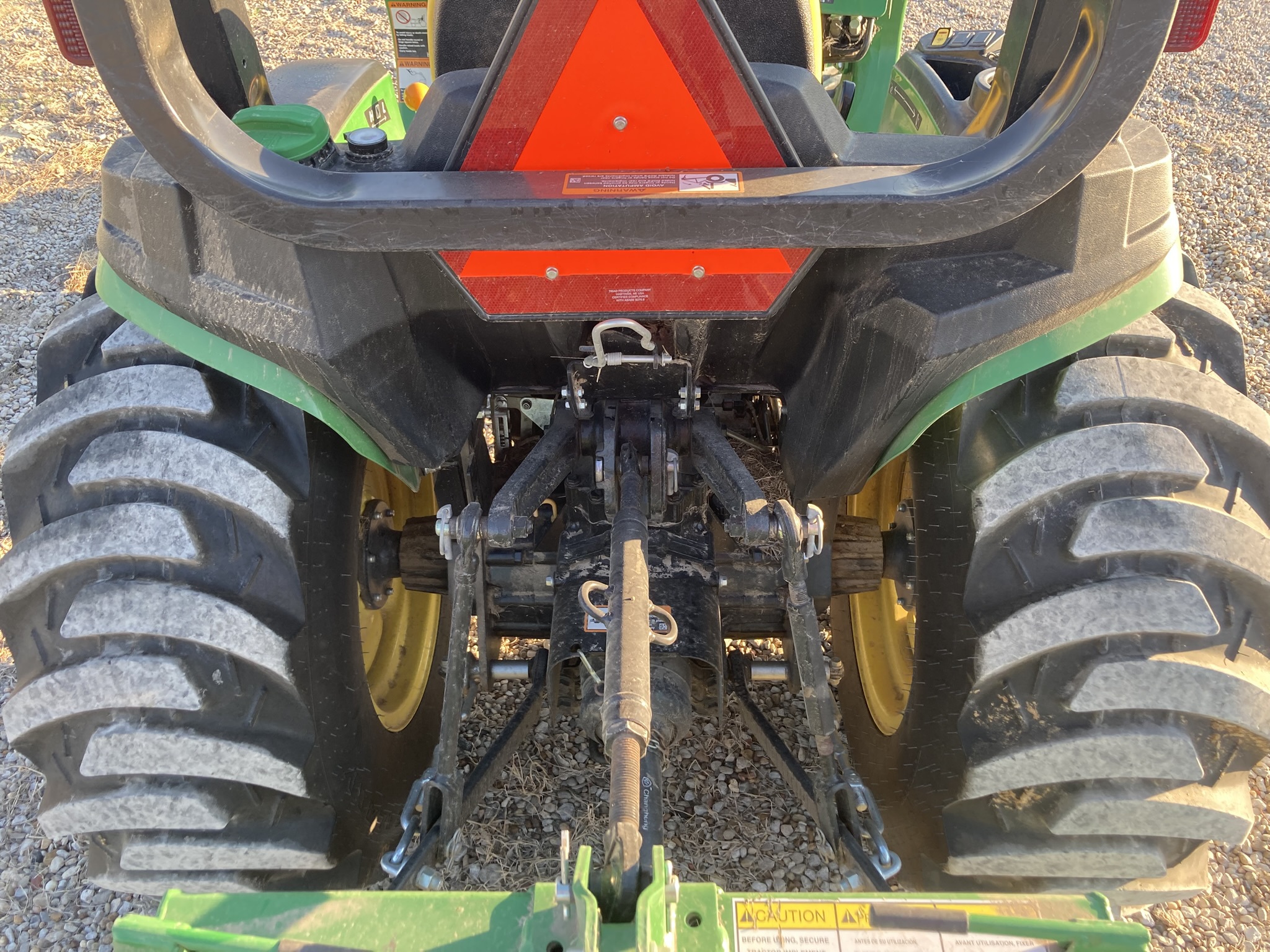 2020 John Deere 3038E Image 6