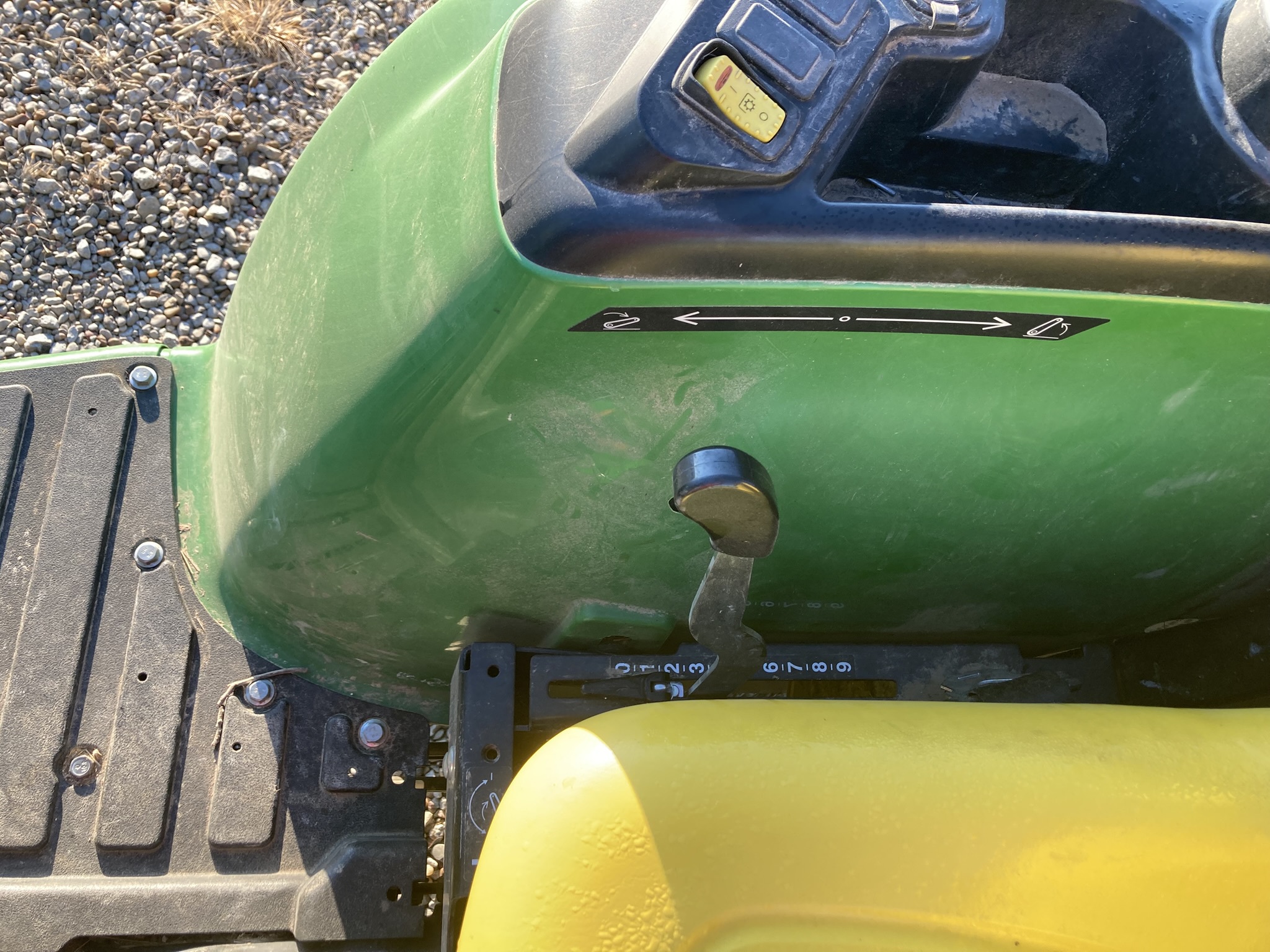 2020 John Deere 3038E Image 9