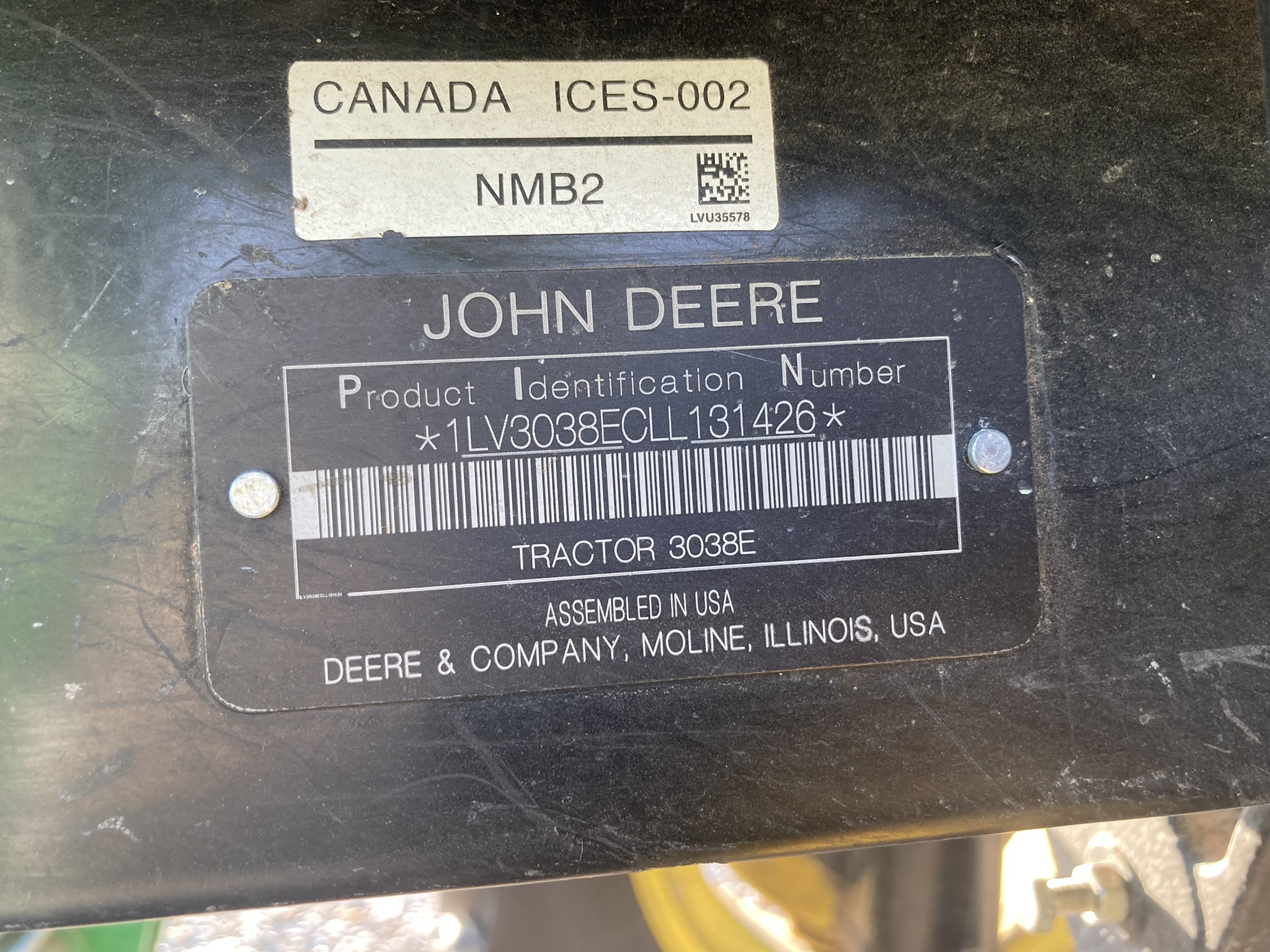 2020 John Deere 3038E Image 11