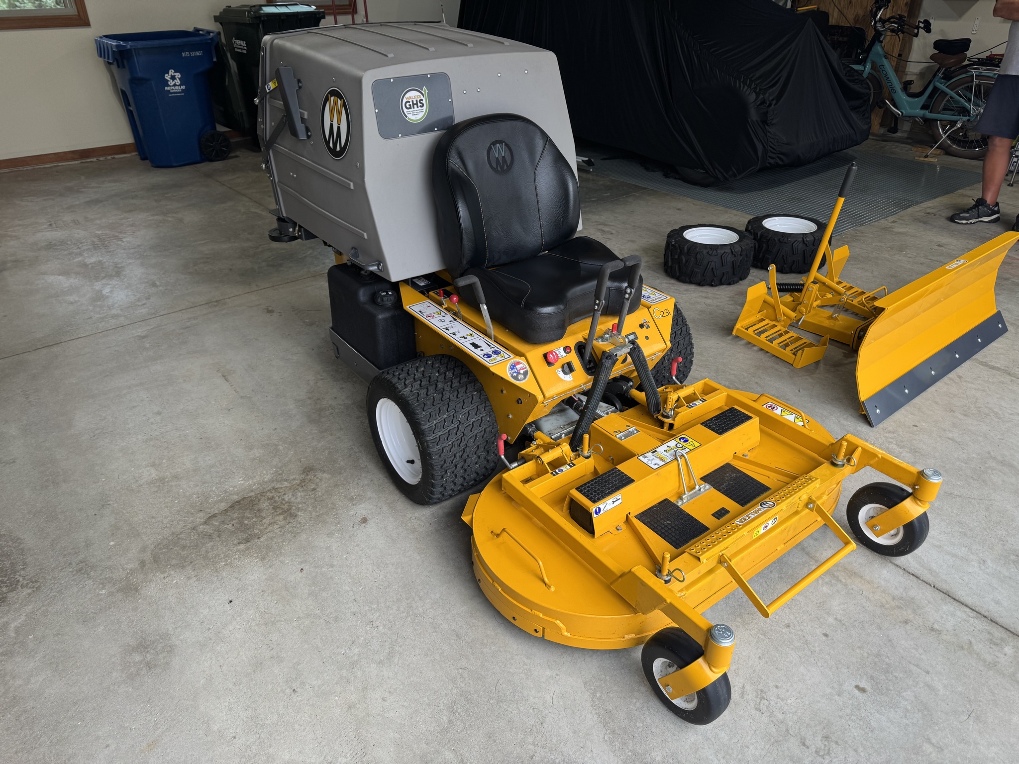 2024 Walker CS23i Image 3
