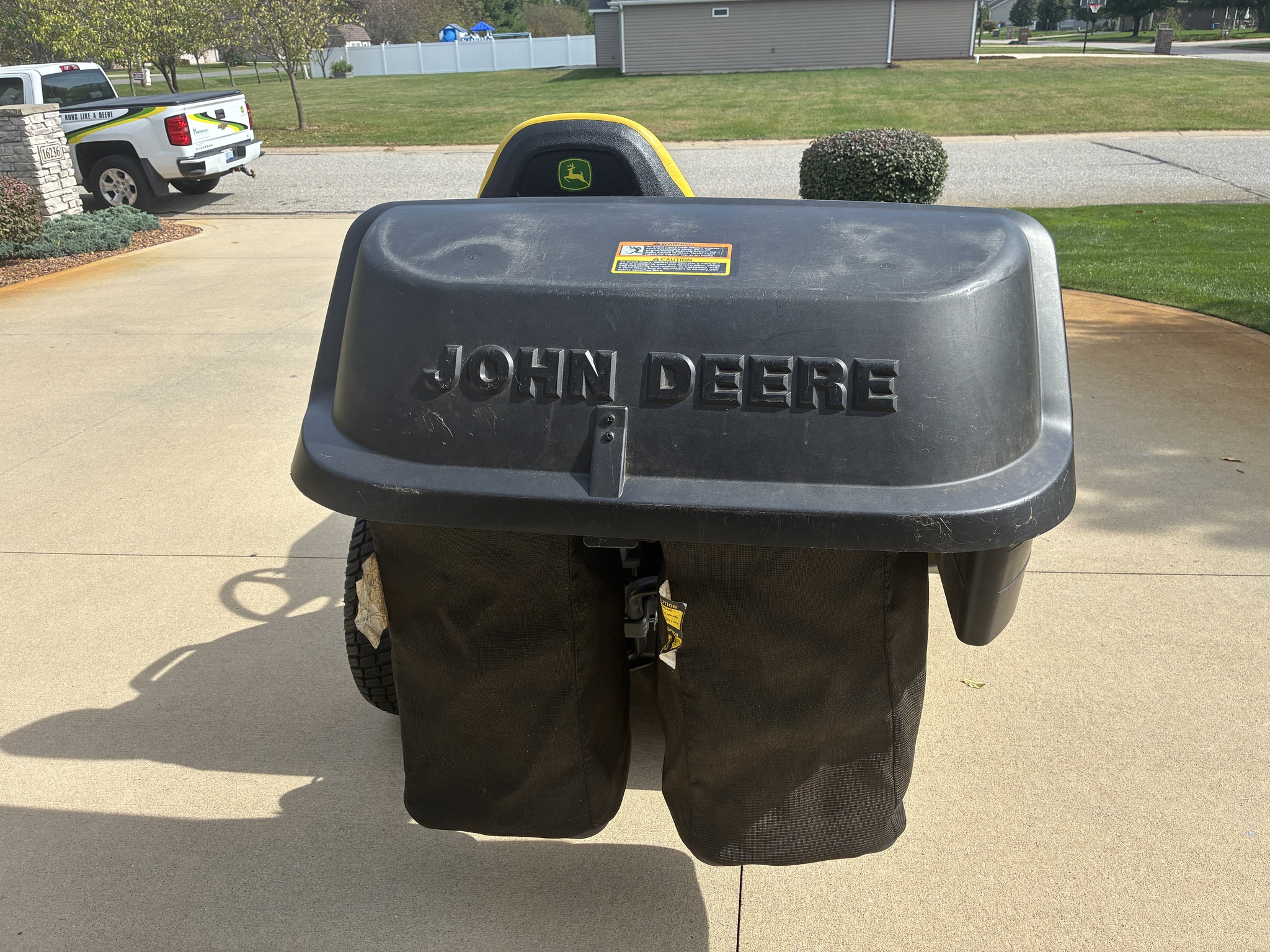 2019 John Deere X590 Image 5