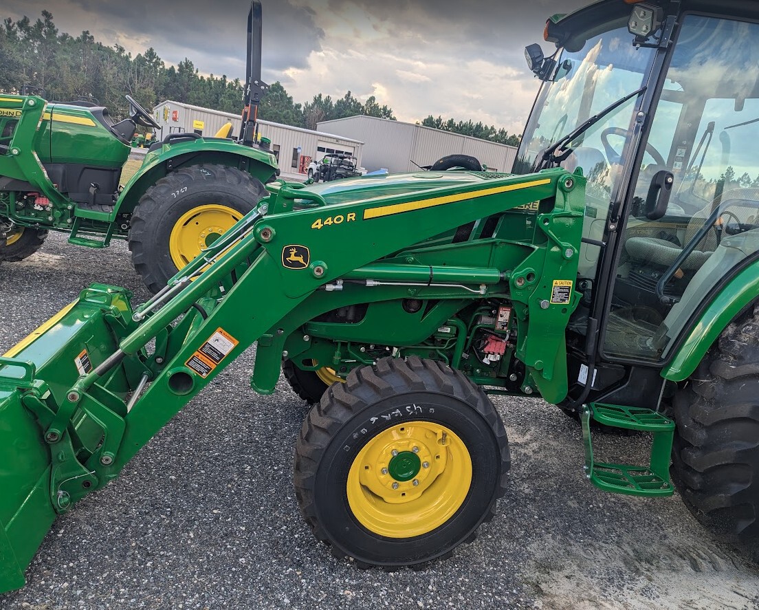 2024 John Deere 4066R Image 3
