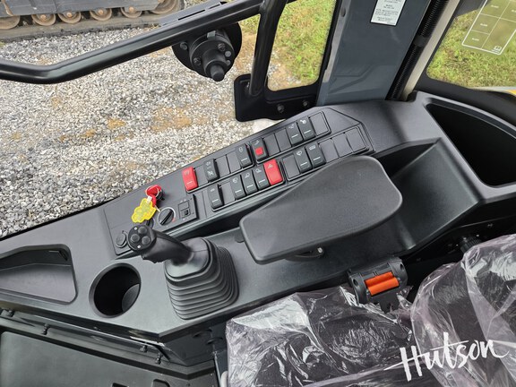 Photo of 2024 John Deere 184 G