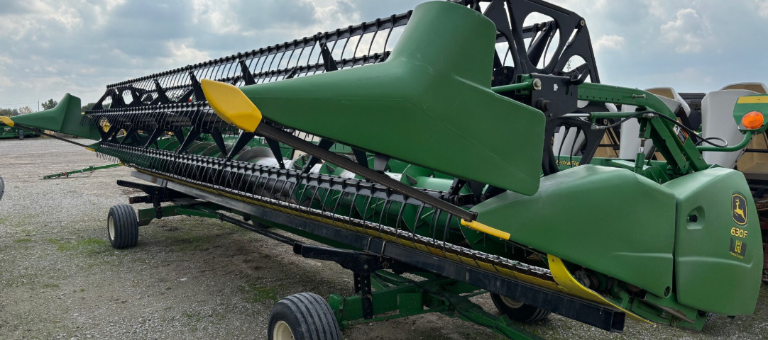 2009 John Deere 630F Image 1