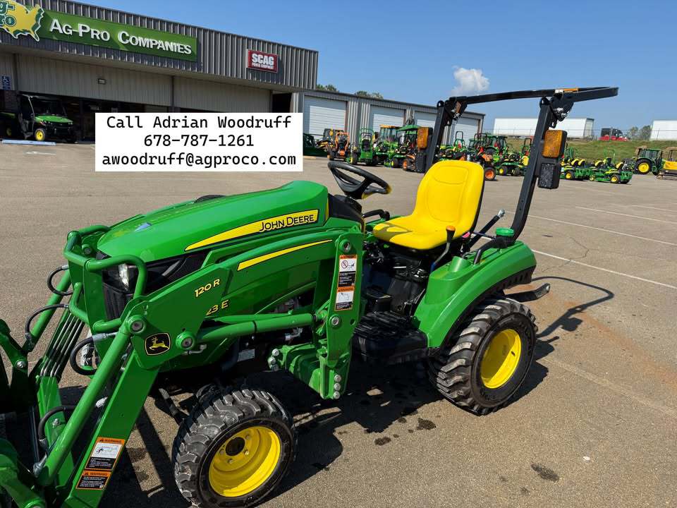2024 John Deere 1023E Image 3