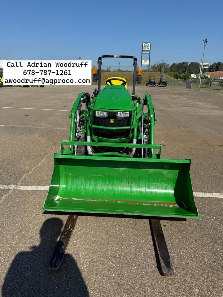2024 John Deere 1023E Image 9
