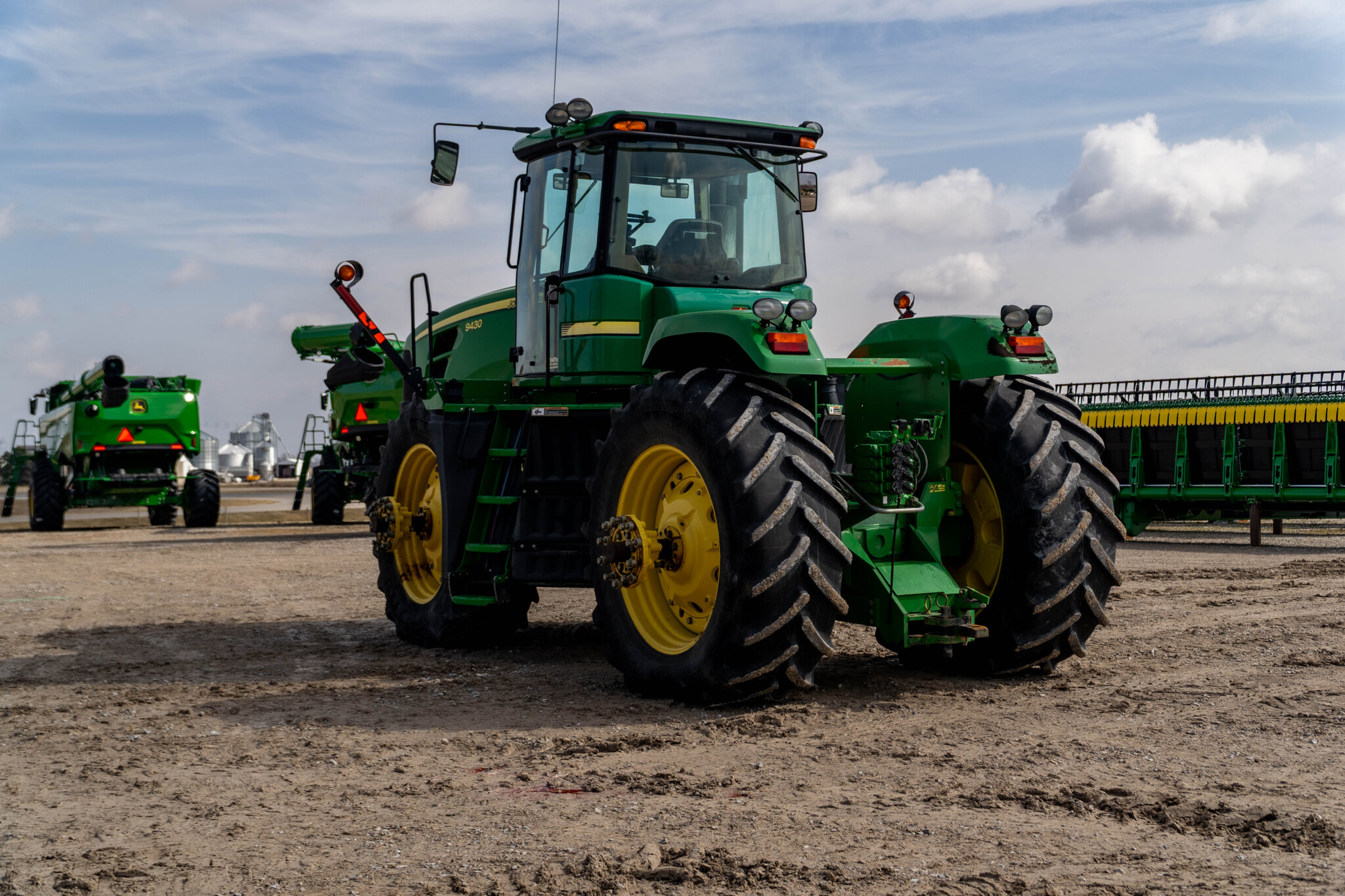 Used 2008 John Deere 9430 Articulated 4WD Tractors at Koenig Equipment in Greensburg, IN - PhotoXL2