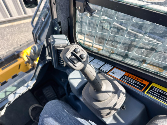 2024 John-Deere 325G