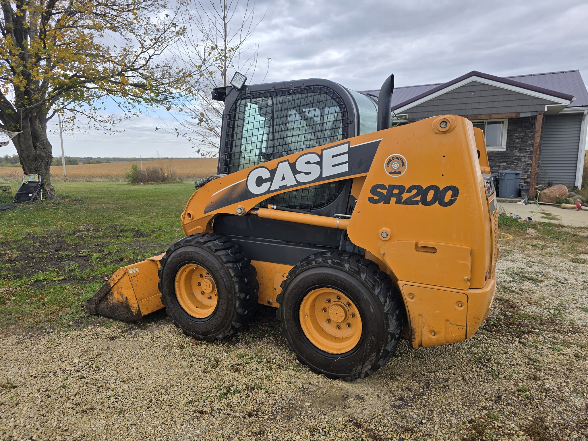 2011 Case SR200 Image 16