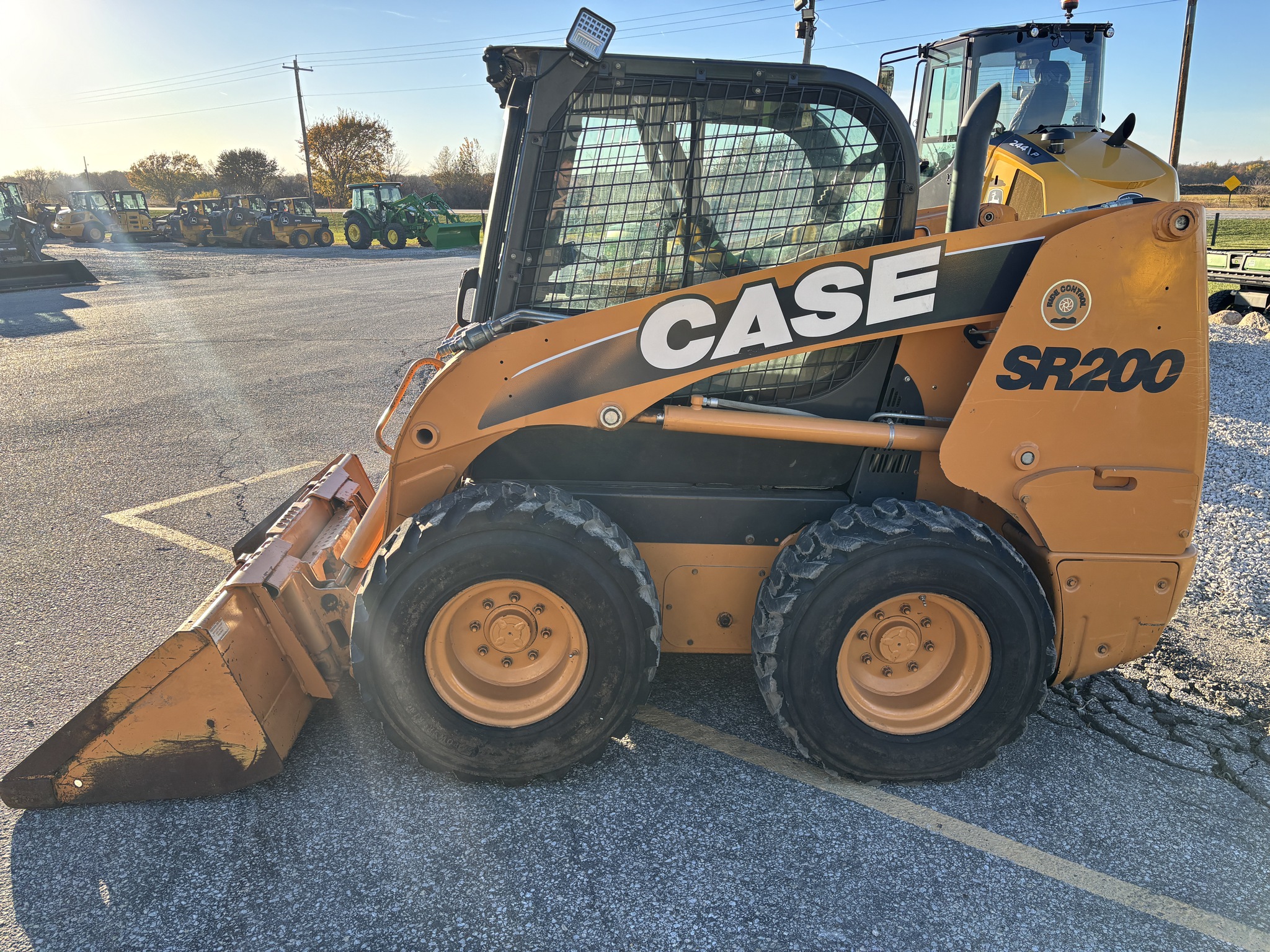 2011 Case SR200 Image 2