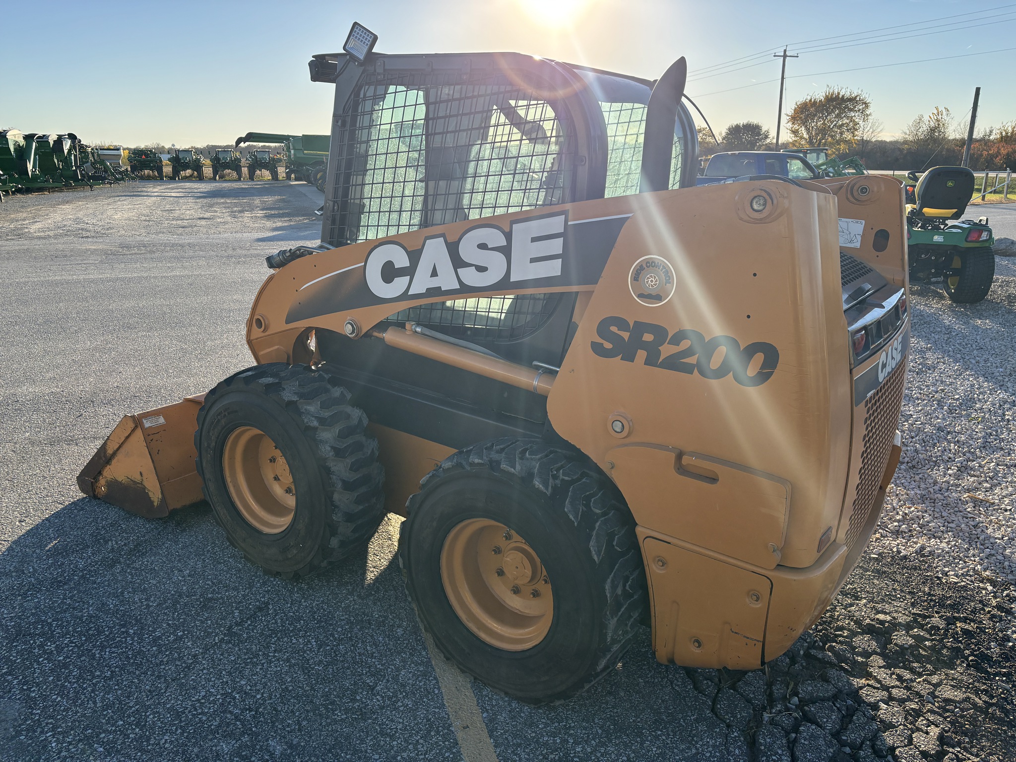 2011 Case SR200 Image 3