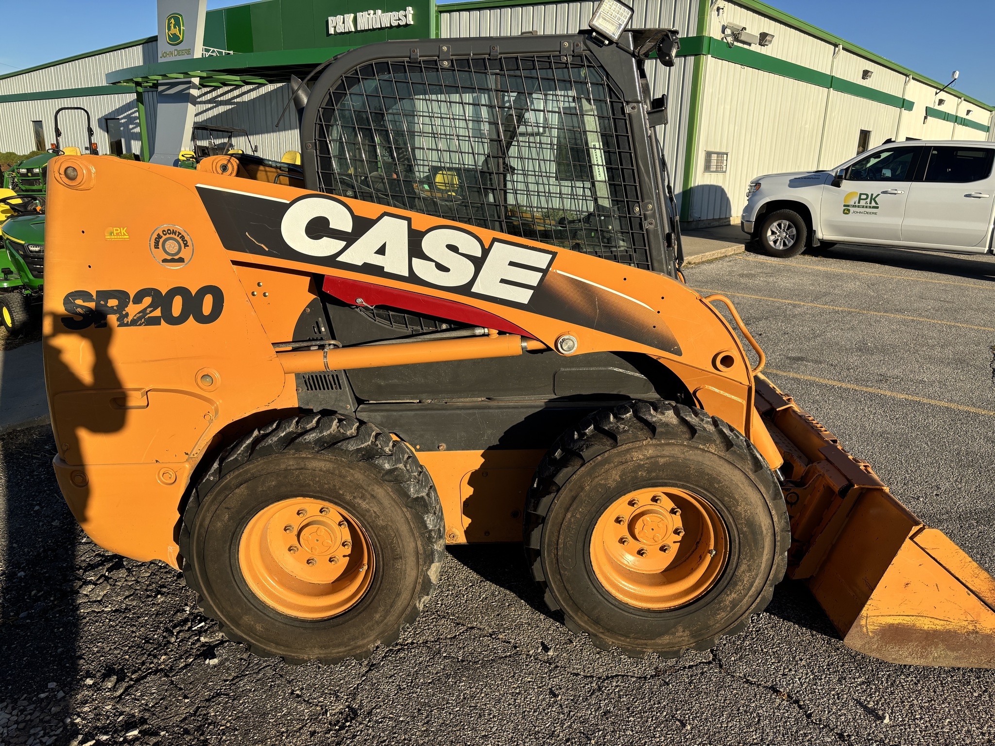 2011 Case SR200 Image 6