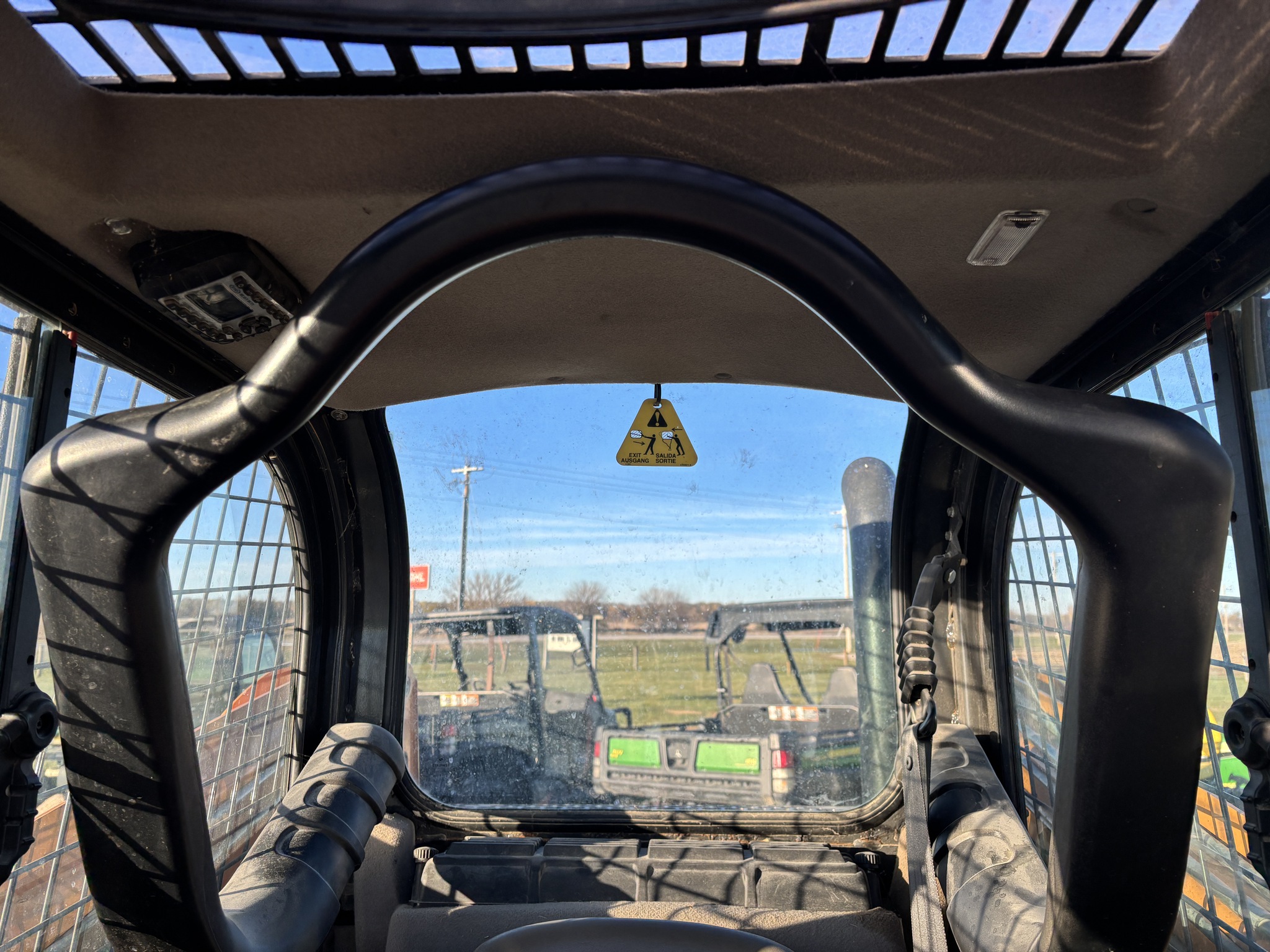 2011 Case SR200 Image 12