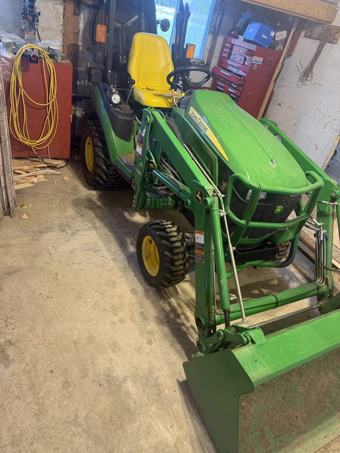 2015 John Deere 1025R Image 1