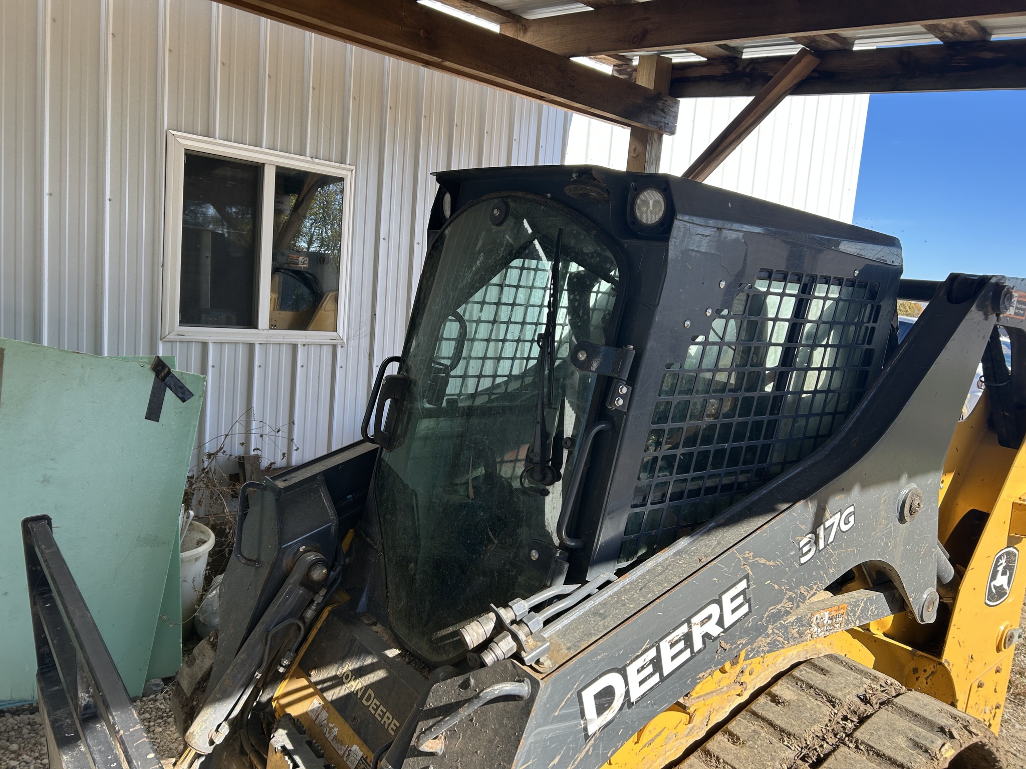 2017 John Deere 317G Image 2
