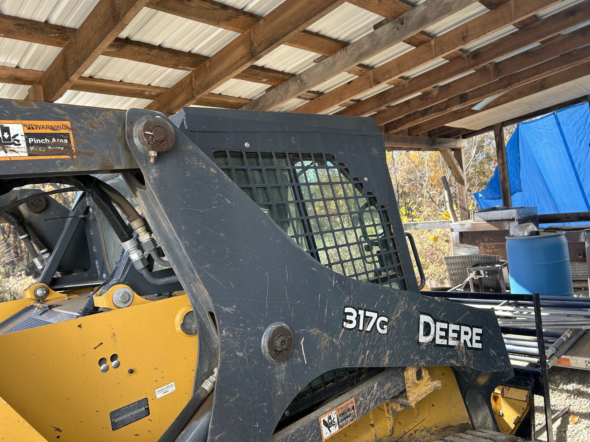 2017 John Deere 317G Image 6