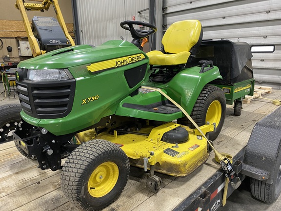 2017 John Deere X730 - Photo6