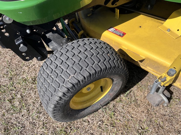 2017 John Deere X730 - Photo10