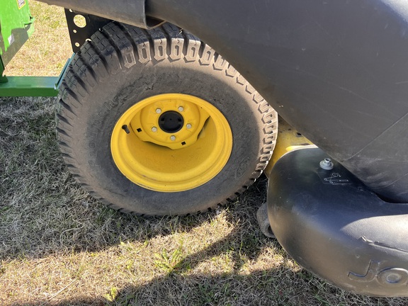 2017 John Deere X730 - Photo13