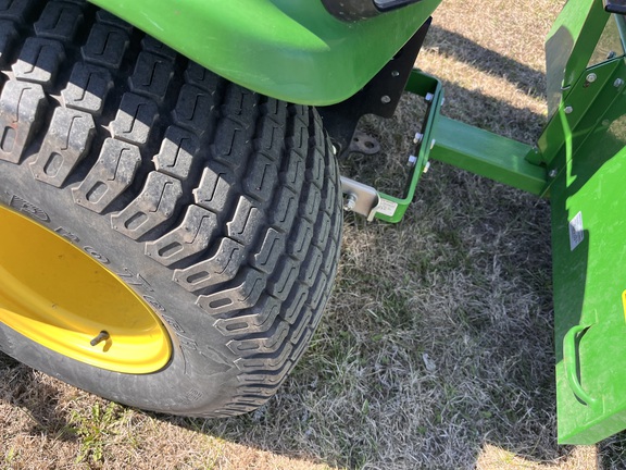 2017 John Deere X730 - Photo16