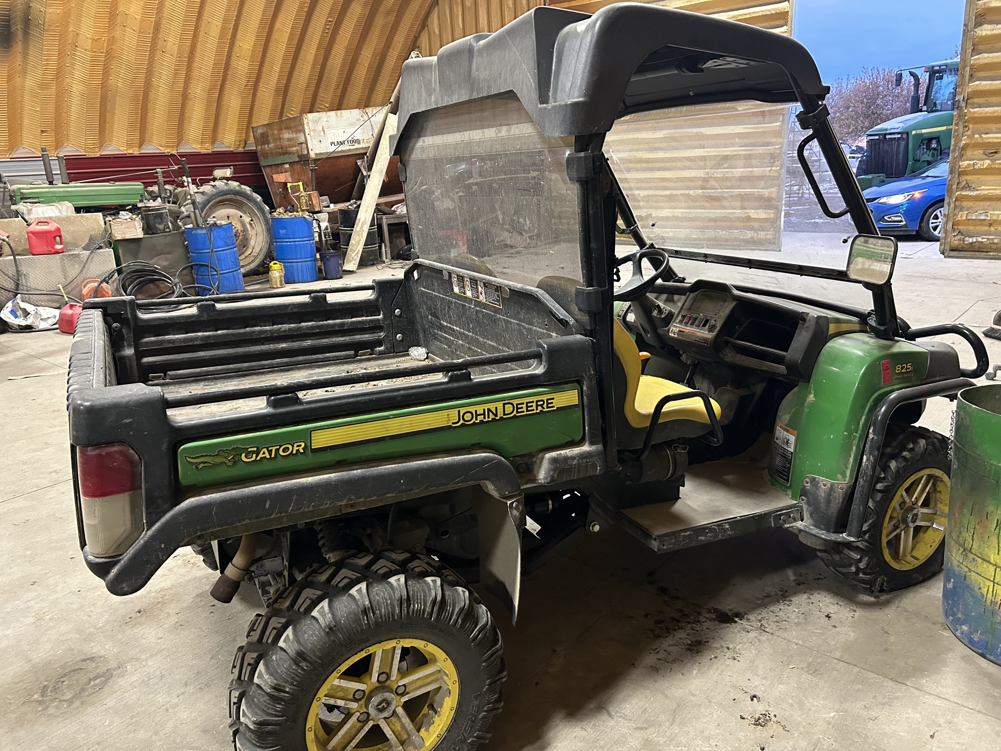 2013 John Deere XUV 825i Image 2
