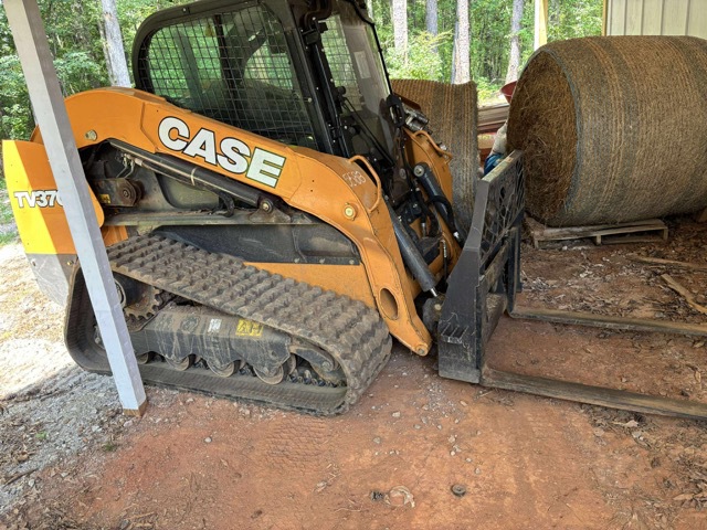 2019 Case TV370B Image 5