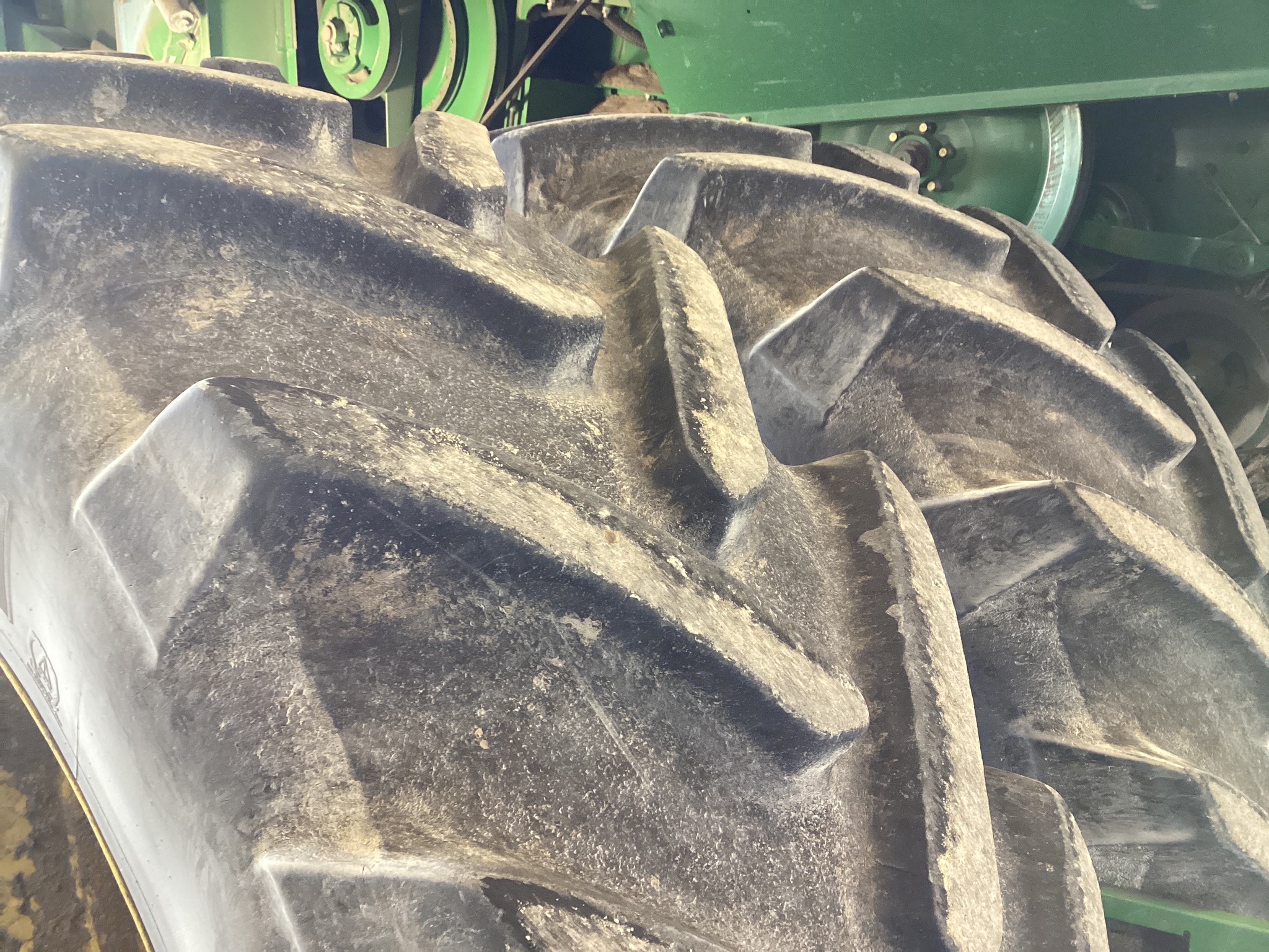 2013 John Deere S680 Image 8