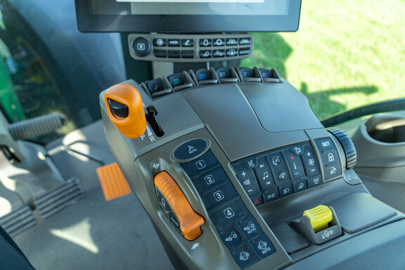 Used 2024 John Deere 8R 370 Row Crop Tractors at Koenig Equipment in Urbana, OH - Photo32