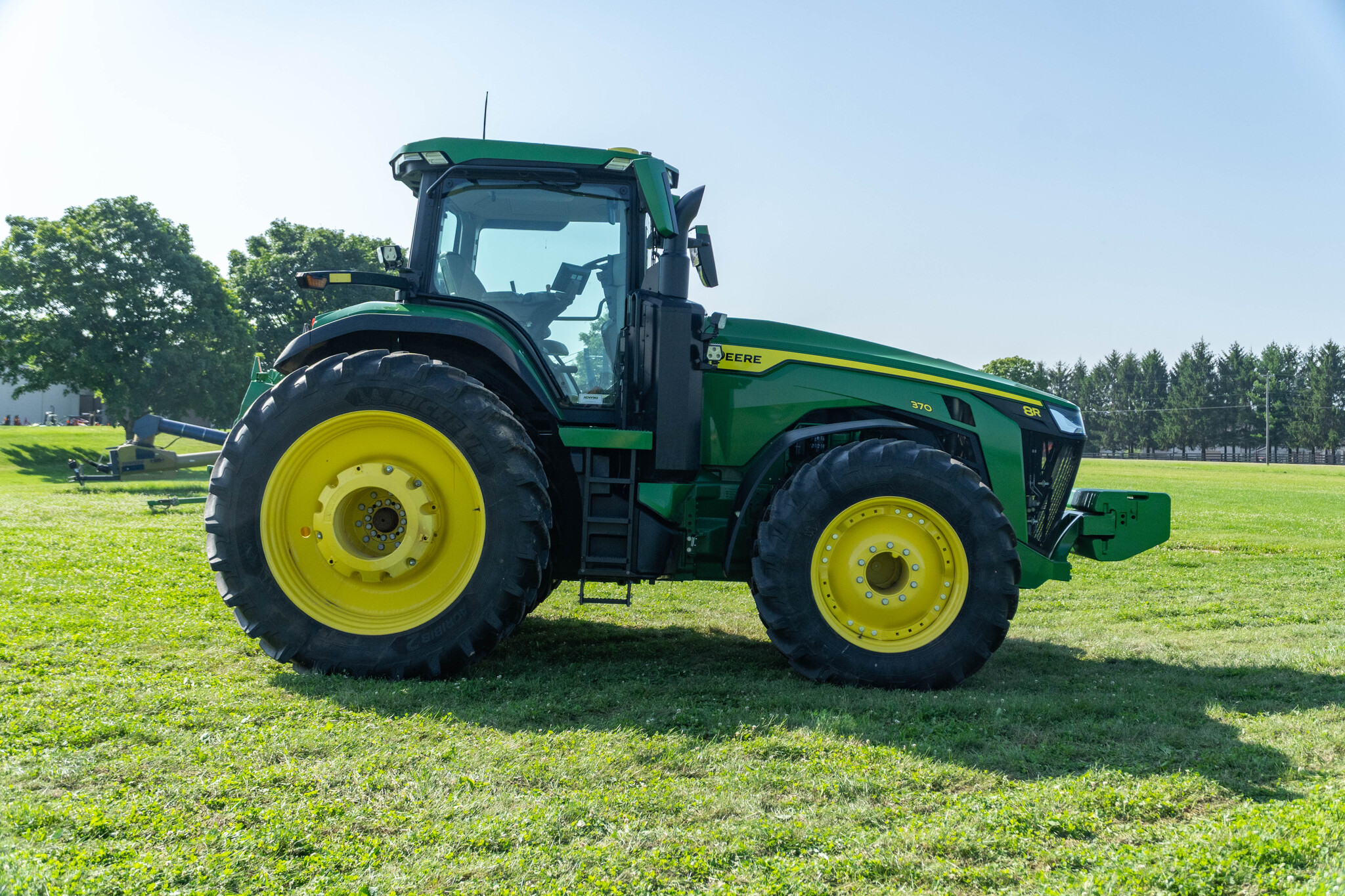 Used 2024 John Deere 8R 370 Row Crop Tractors at Koenig Equipment in Urbana, OH - PhotoXL5