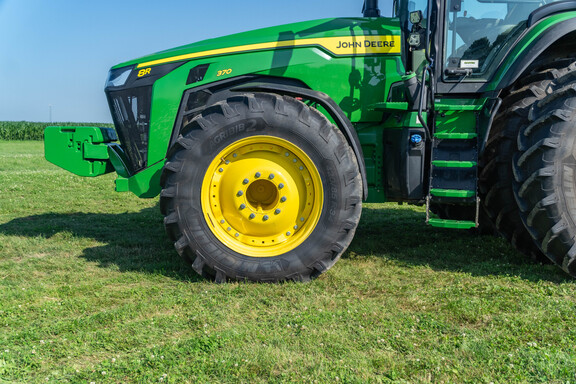 Used 2024 John Deere 8R 370 Row Crop Tractors at Koenig Equipment in Urbana, OH - Photo8