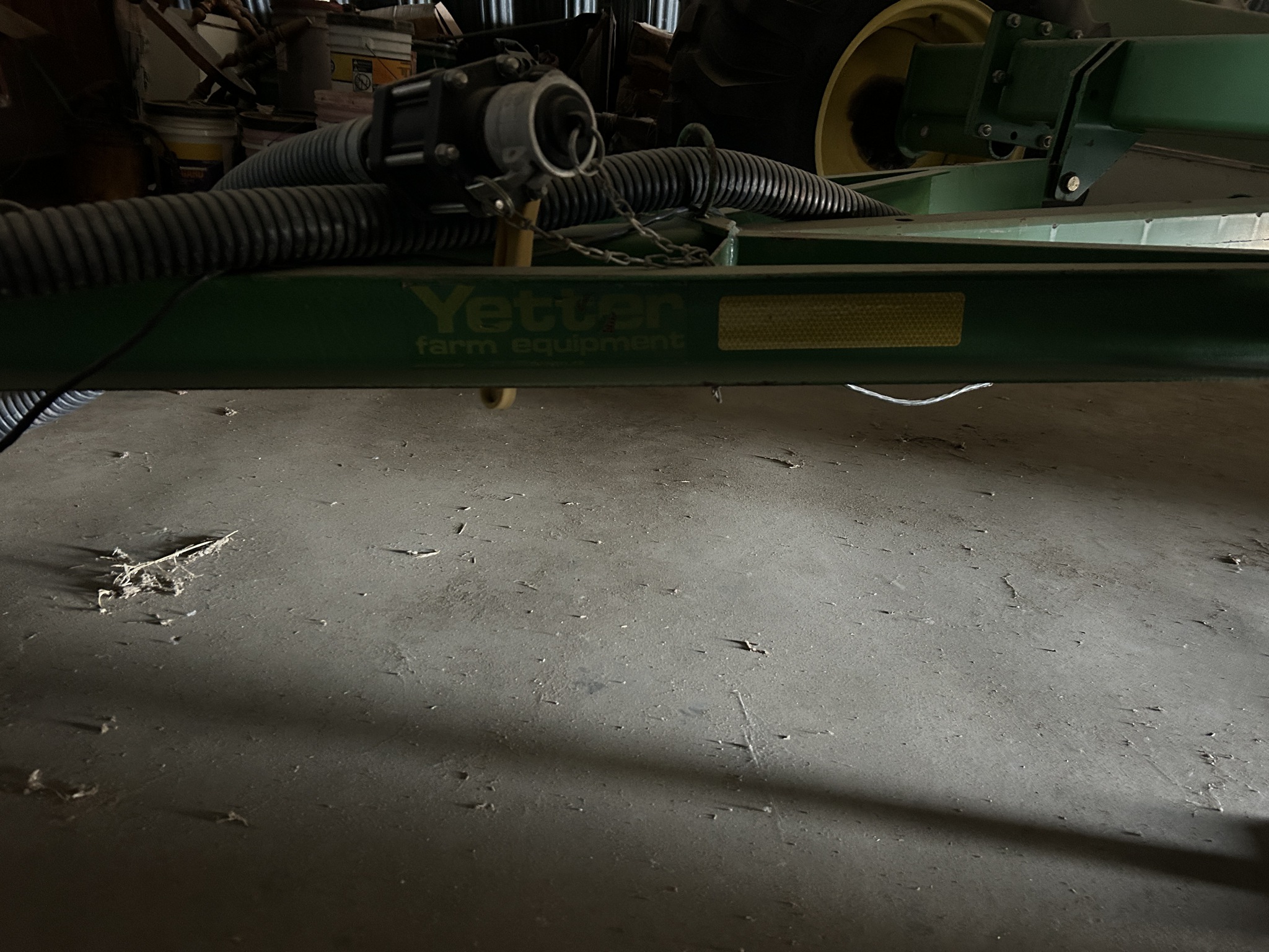2010 Yetter 1600 Image 8