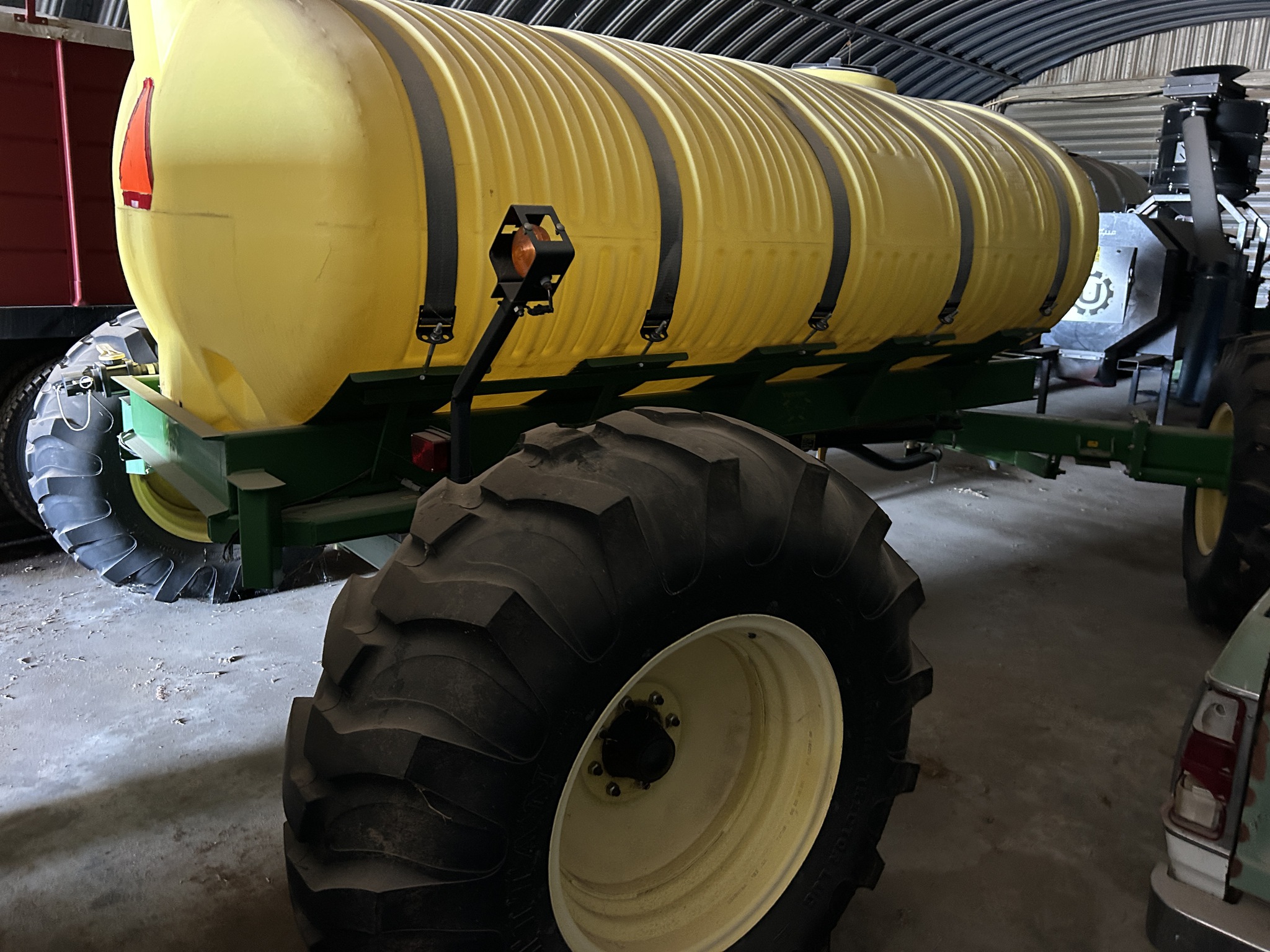 2010 Yetter 1600 Image 3