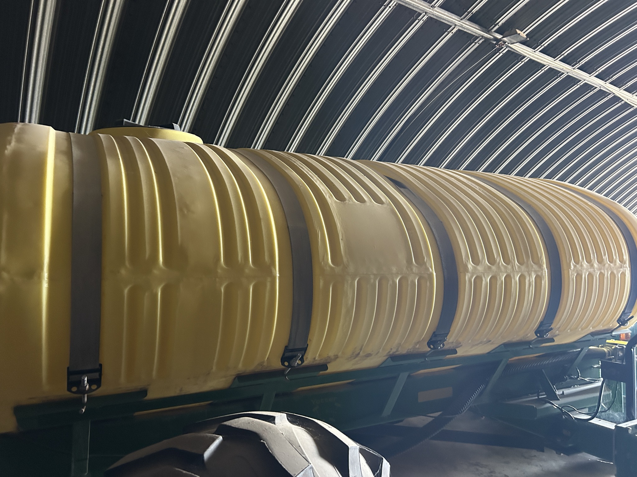 2010 Yetter 1600 Image 10