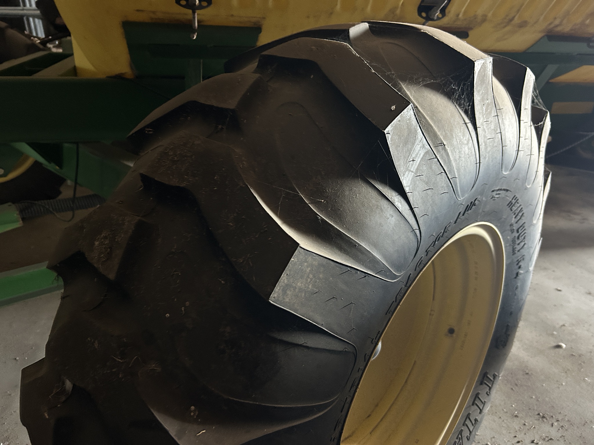 2010 Yetter 1600 Image 11