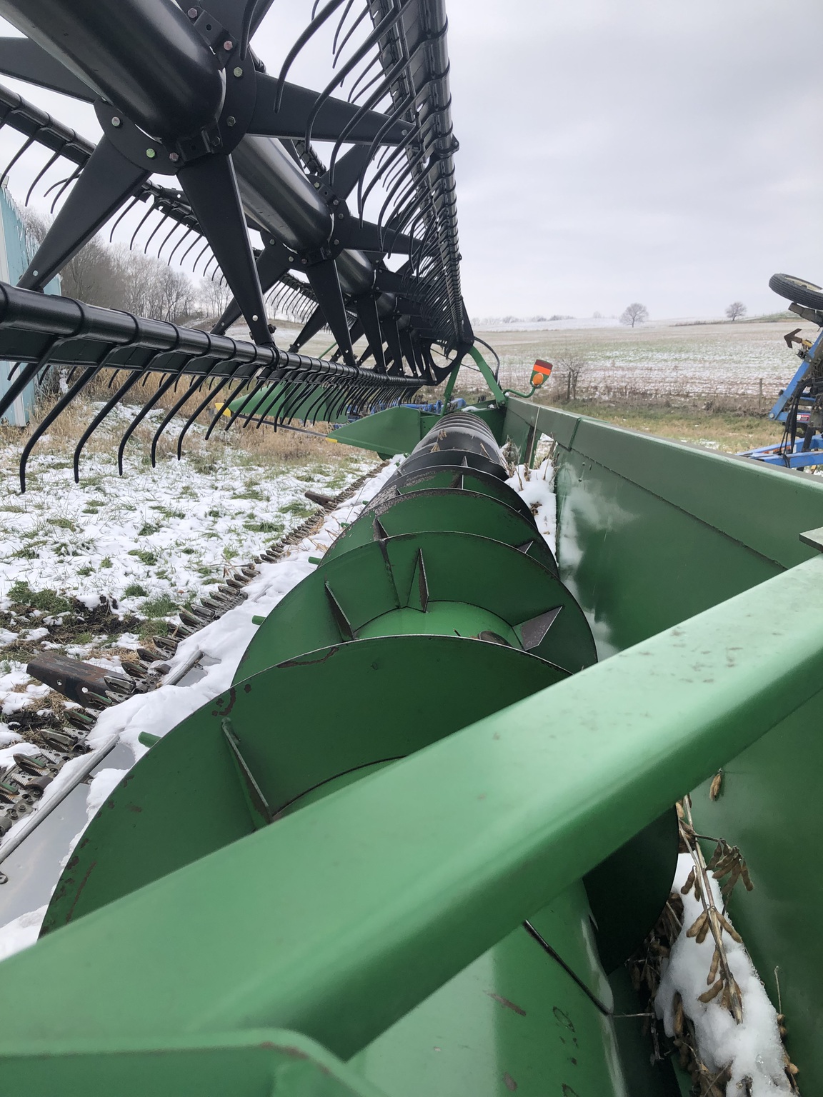 2003 John Deere 630F Image 2