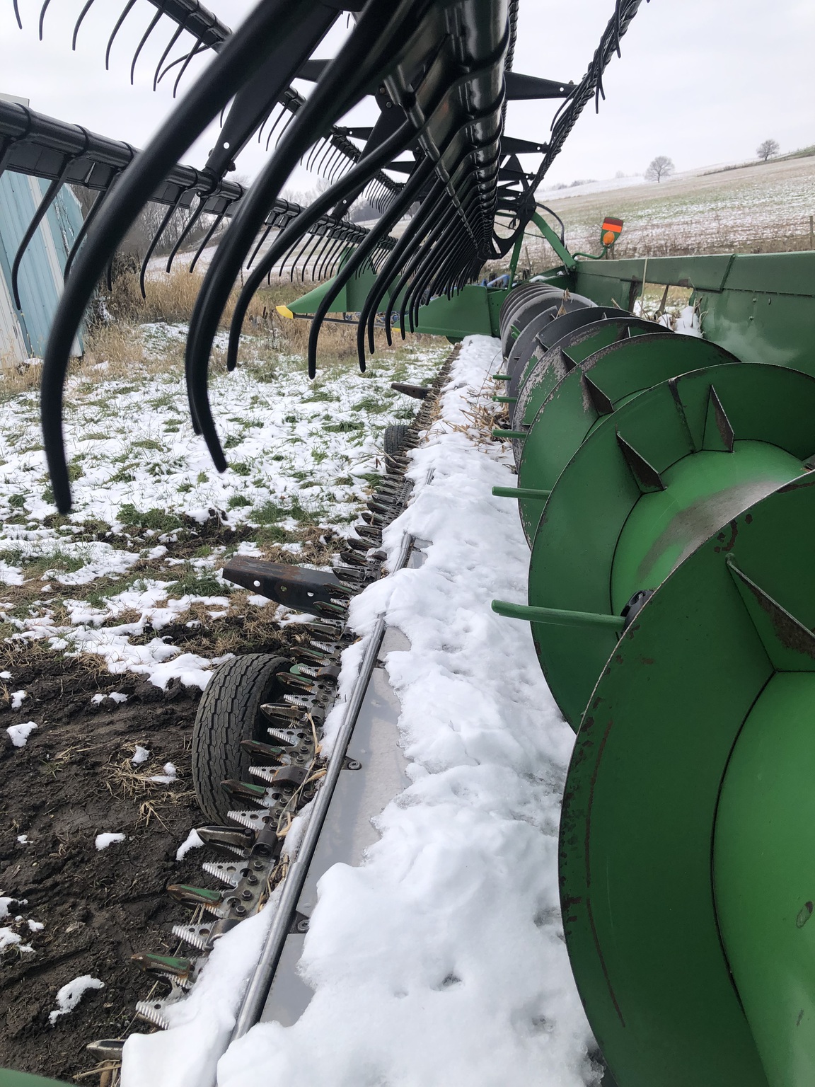 2003 John Deere 630F Image 3