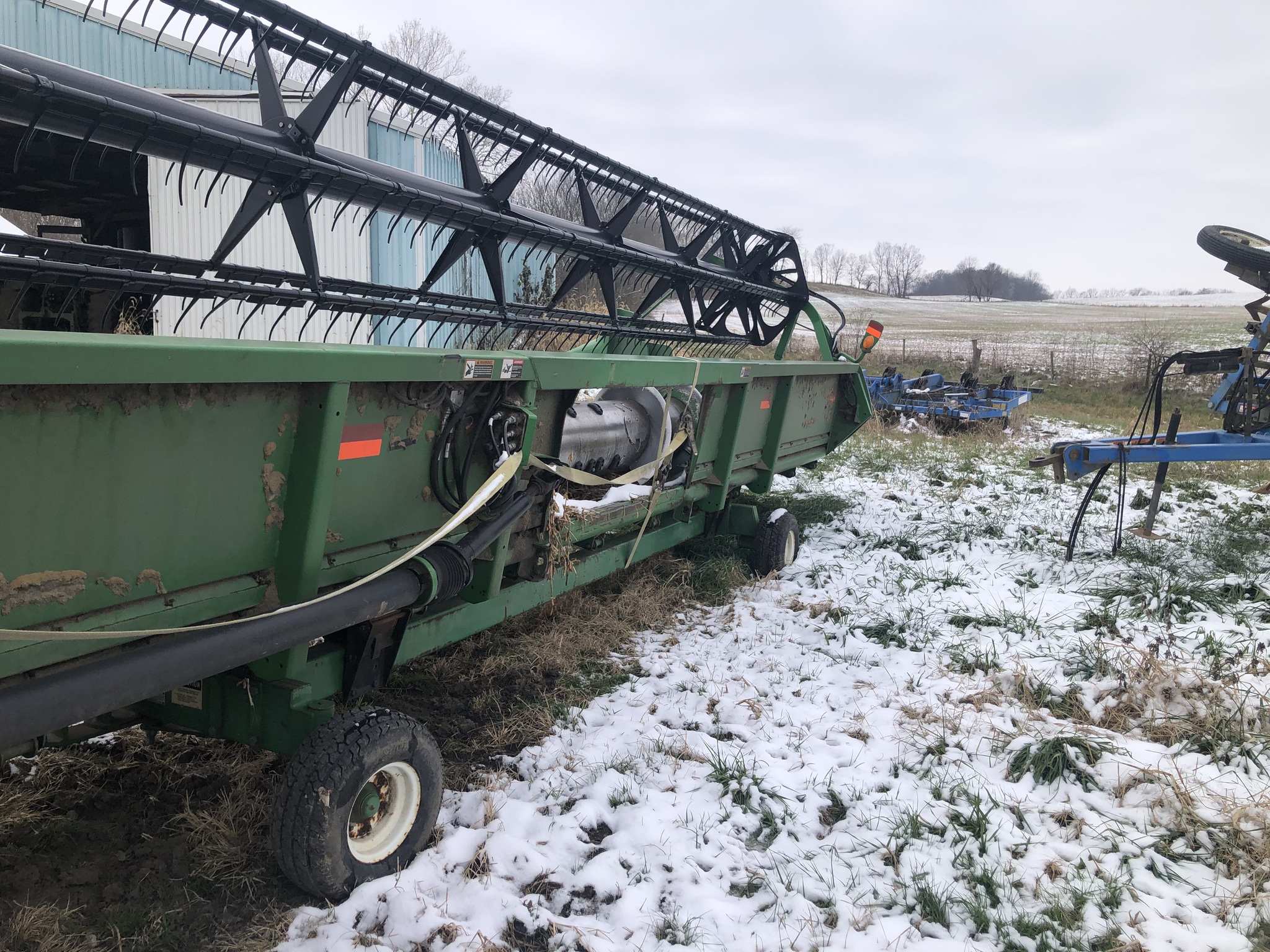 2003 John Deere 630F Image 5