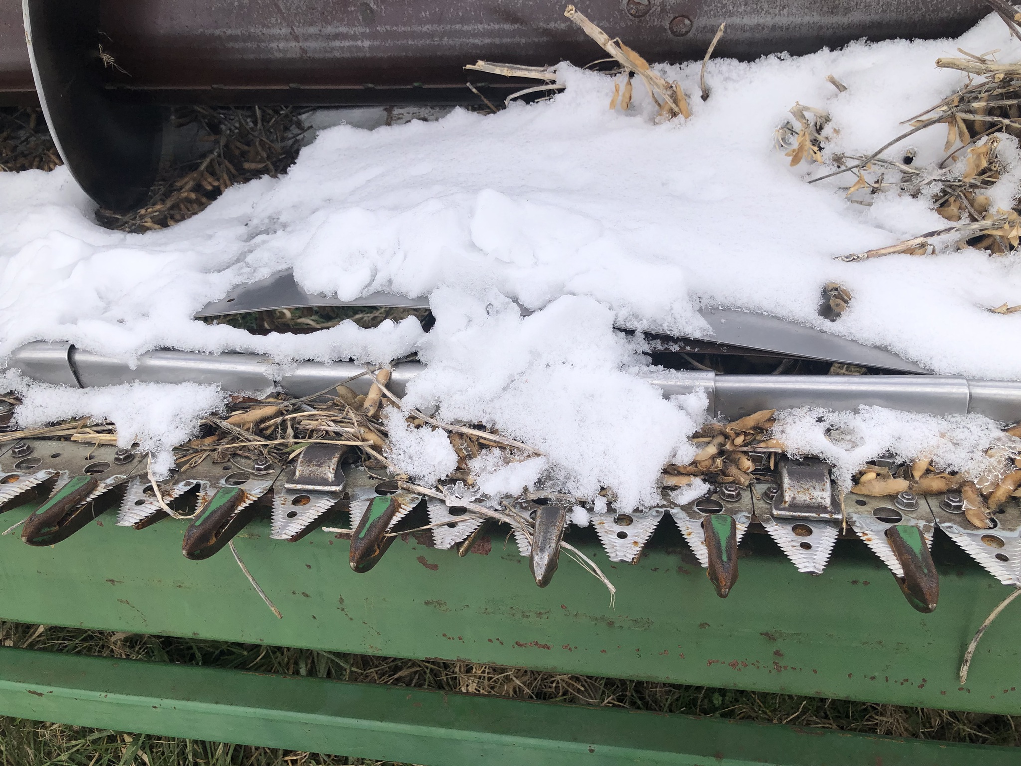 2003 John Deere 630F Image 6