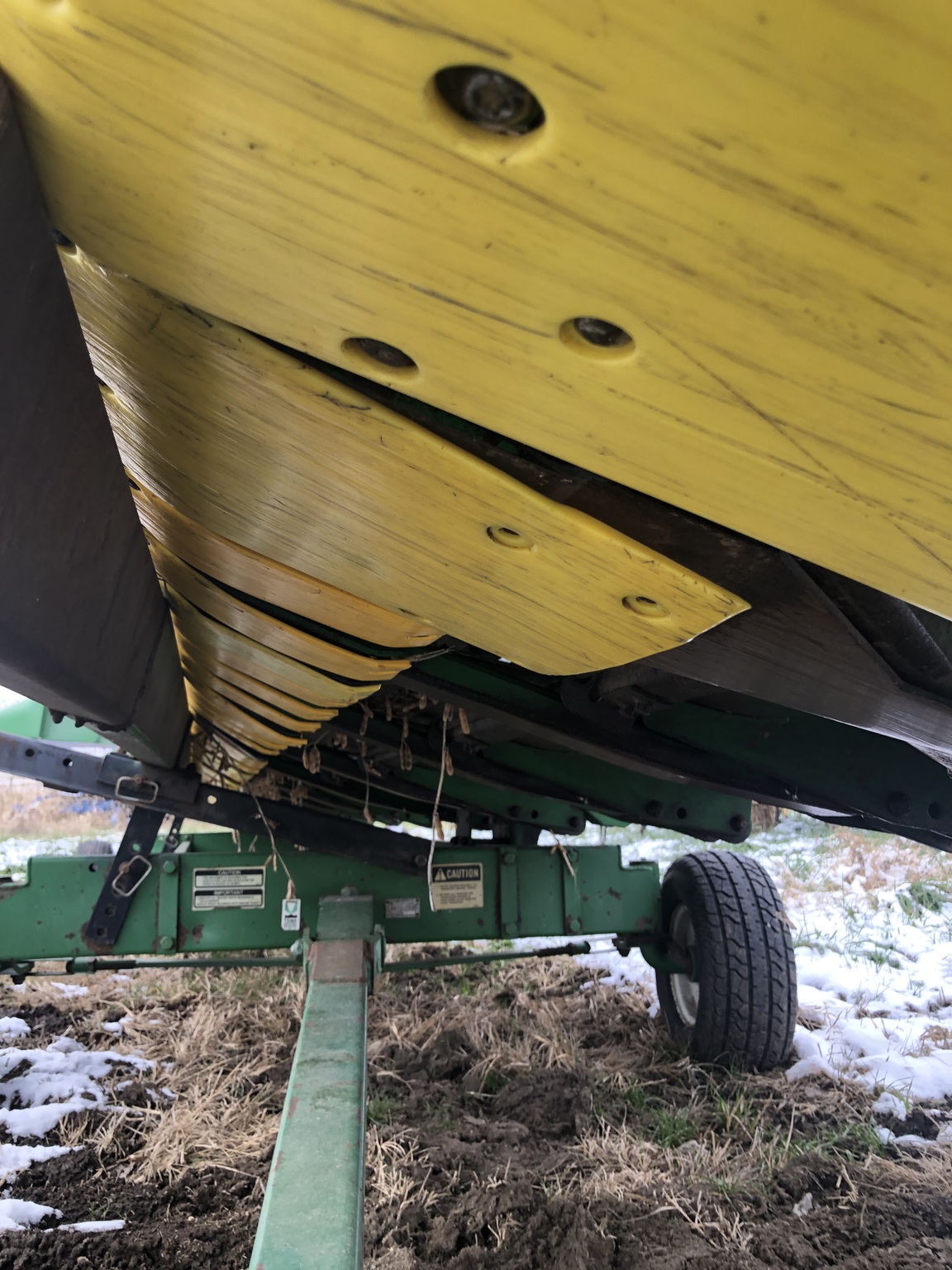 2003 John Deere 630F Image 10