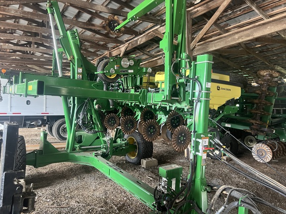 Photo of 2021 John Deere 1745