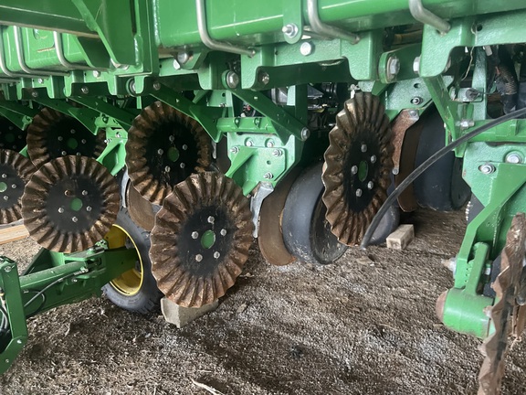 Photo of 2021 John Deere 1745