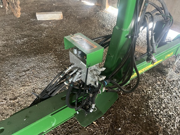 Photo of 2021 John Deere 1745