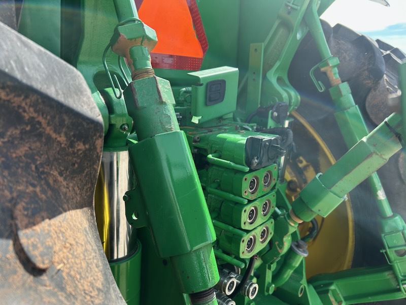 2012 John Deere 8260R Image 14