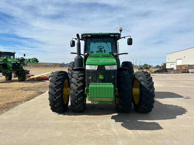 2012 John Deere 8260R Image 8