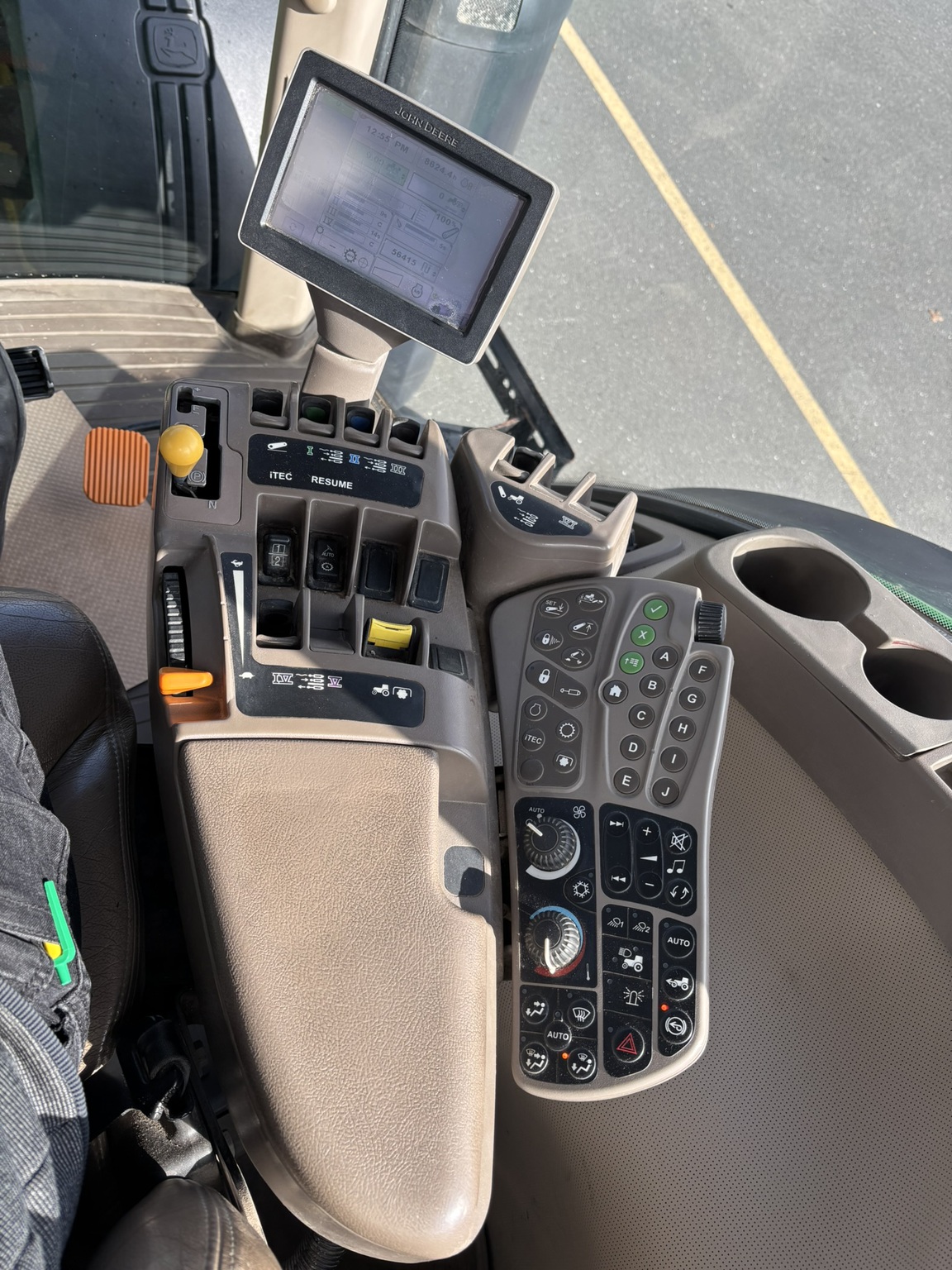 2012 John Deere 8310R Image 7